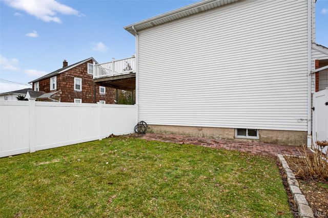 297 Fairfield Avenue, Carle Place, NY 11514