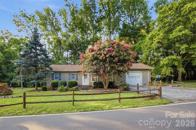5513 Old Linville Road, Marion, NC 28752