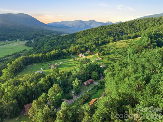 5513 Old Linville Road, Marion, NC 28752
