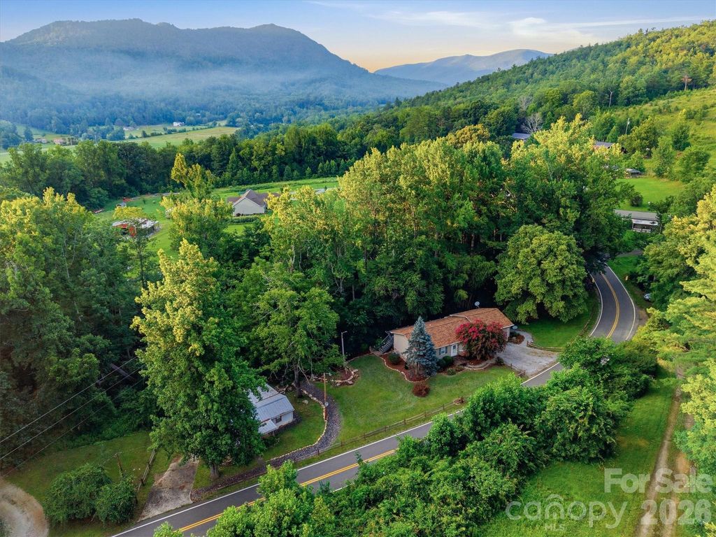 5513 Old Linville Road, Marion, NC 28752