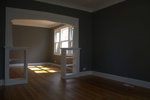 8207 S Marquette Avenue, Chicago, IL 60617