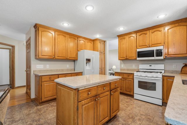 1432 Cloud Drive NE, Blaine, MN 55449
