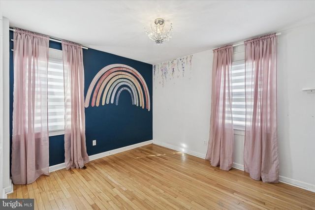 6 CEDAR RD, Wallingford, PA 19086