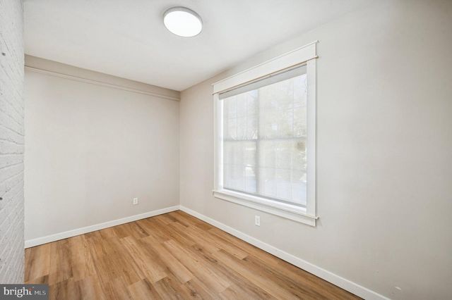 6 CEDAR RD, Wallingford, PA 19086