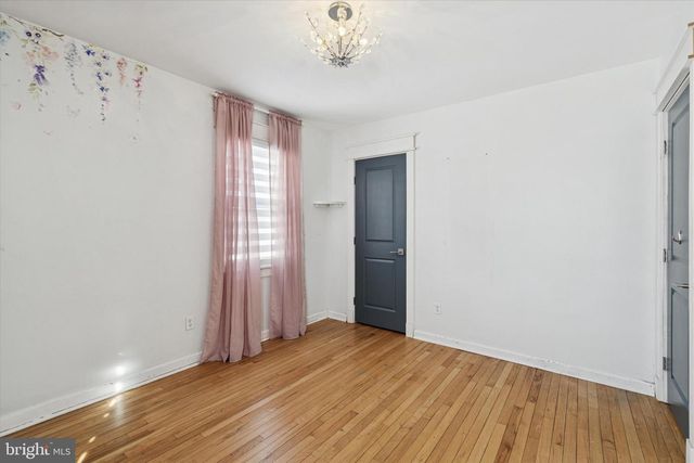 6 CEDAR RD, Wallingford, PA 19086