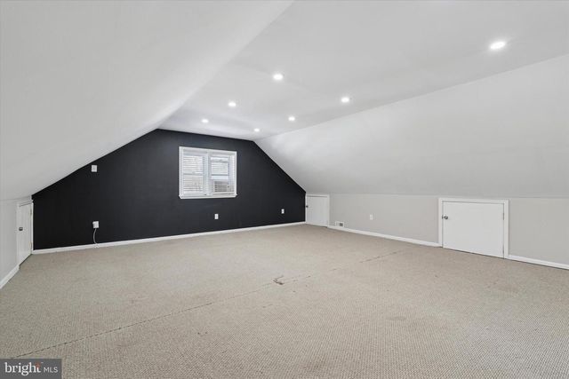 6 CEDAR RD, Wallingford, PA 19086