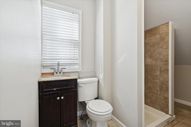 6 CEDAR RD, Wallingford, PA 19086