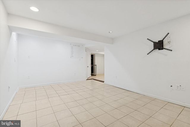 6 CEDAR RD, Wallingford, PA 19086