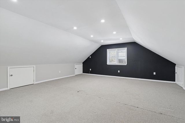 6 CEDAR RD, Wallingford, PA 19086