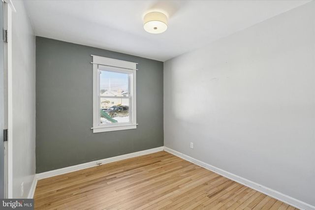 6 CEDAR RD, Wallingford, PA 19086