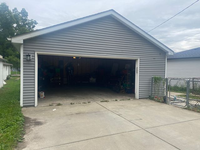3002 Gilead Avenue, Zion, IL 60099