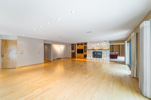 3325 DELLA STREET, Stevens Point, WI 54481