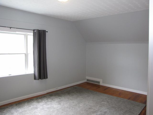 3 McIlvin St Apt B, Manchester, NH 03103