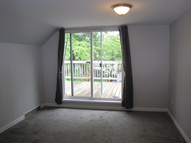 3 McIlvin St Apt B, Manchester, NH 03103