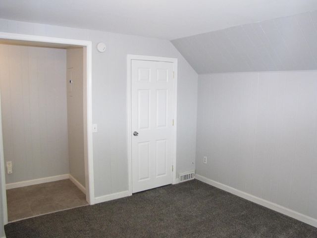 3 McIlvin St Apt B, Manchester, NH 03103