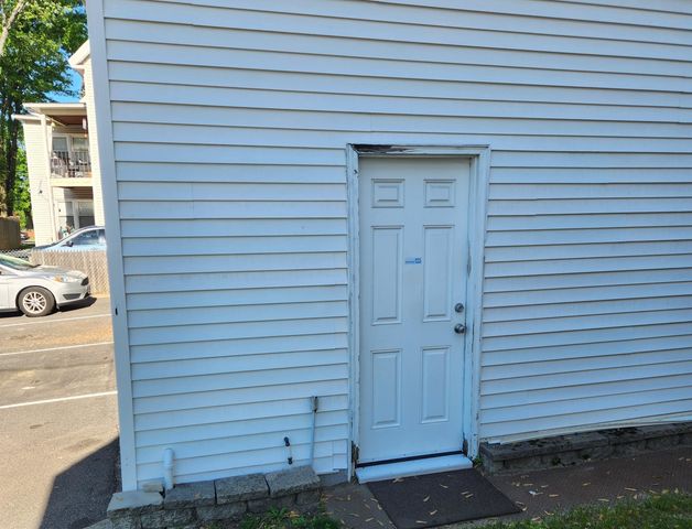 3 McIlvin St Apt B, Manchester, NH 03103