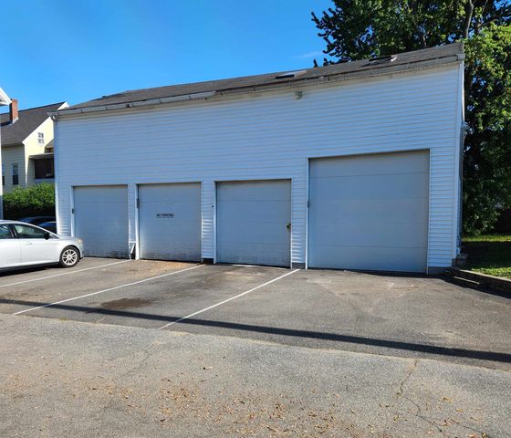 3 McIlvin St Apt B, Manchester, NH 03103