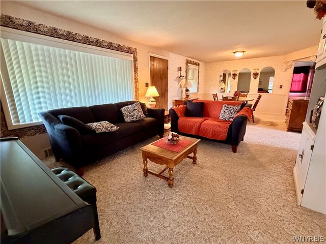 96 Della Drive, Lackawanna, NY 14218