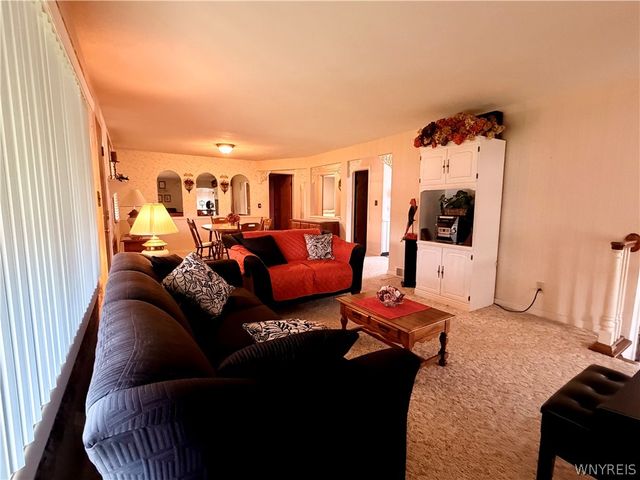96 Della Drive, Lackawanna, NY 14218