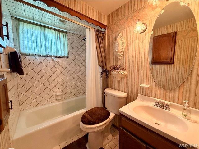 96 Della Drive, Lackawanna, NY 14218