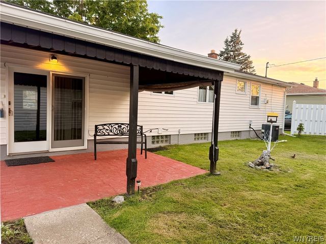 96 Della Drive, Lackawanna, NY 14218