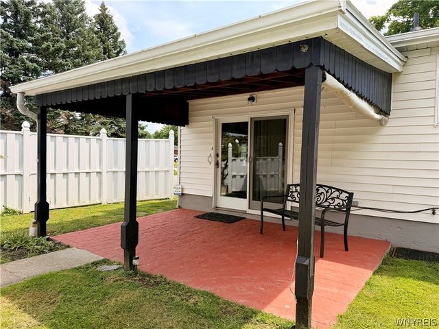 96 Della Drive, Lackawanna, NY 14218