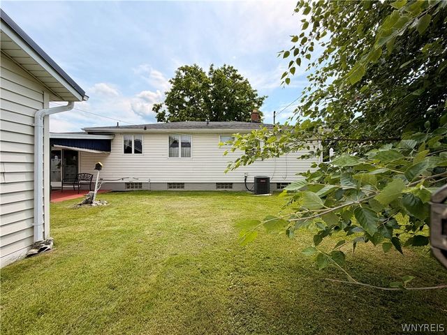 96 Della Drive, Lackawanna, NY 14218
