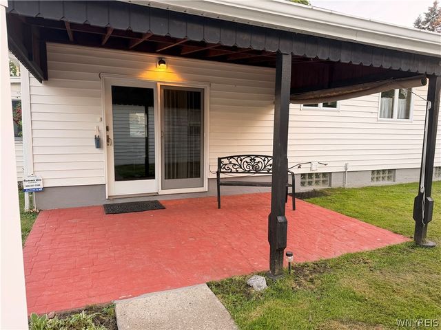 96 Della Drive, Lackawanna, NY 14218