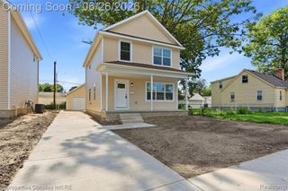 27824 Groveland Street, Madison Heights, MI 48071