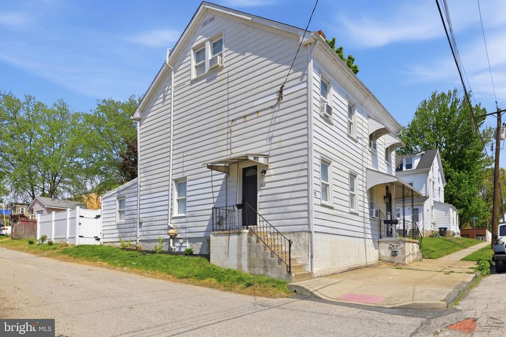 712 WELLS ST, Conshohocken, PA 19428