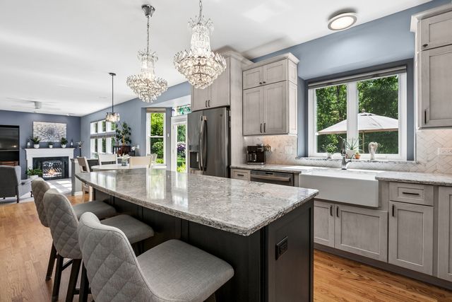 18461 W Meander Drive N, Grayslake, IL 60030