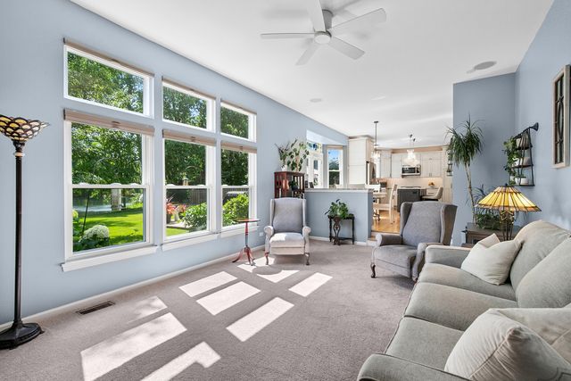 18461 W Meander Drive N, Grayslake, IL 60030