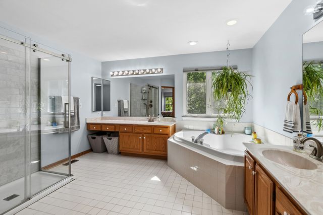 18461 W Meander Drive N, Grayslake, IL 60030
