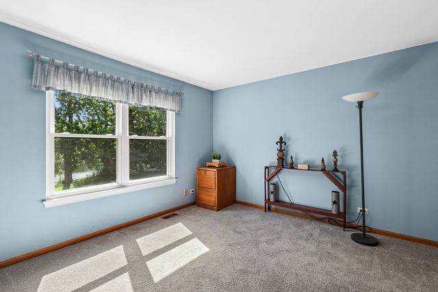 18461 W Meander Drive N, Grayslake, IL 60030