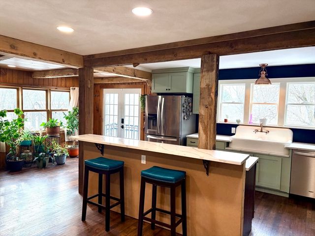 20 South St, Plainville, MA 02762