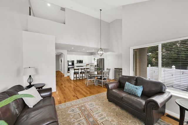 2534 W ADELAIDE DR, Riverton, UT 84065