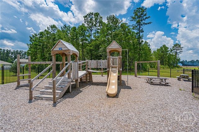 1004 Bergamot Road, Bloomingdale, GA 31302