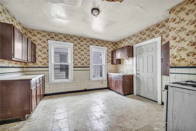 1012 E 72nd Street, Cleveland, OH 44103