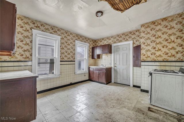 1012 E 72nd Street, Cleveland, OH 44103