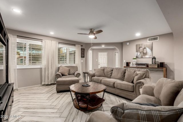 8031 W Montebello Avenue, Glendale, AZ 85303