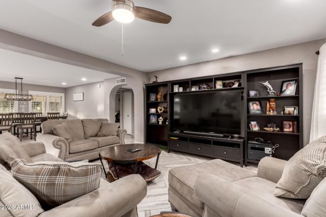 8031 W Montebello Avenue, Glendale, AZ 85303