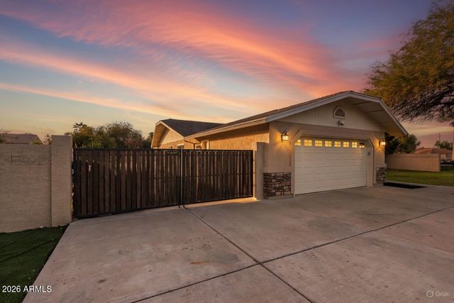 8031 W Montebello Avenue, Glendale, AZ 85303