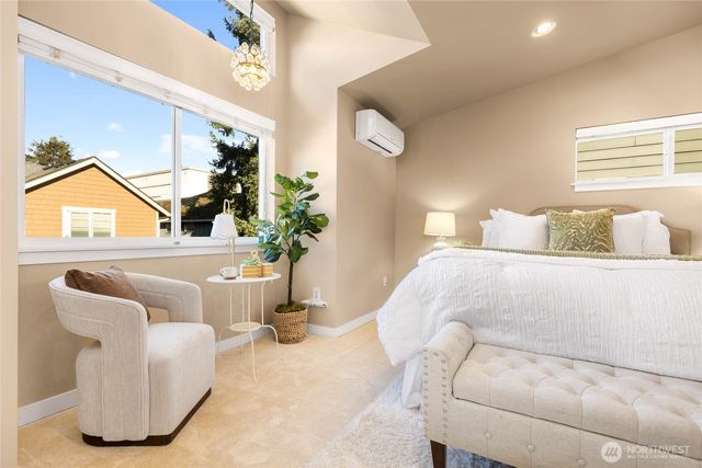 932 N 96th Street, Seattle, WA 98103