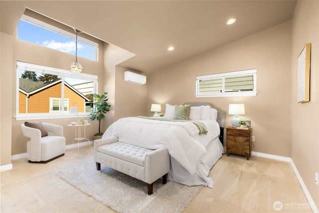 932 N 96th Street, Seattle, WA 98103