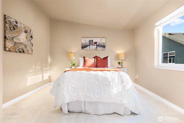 932 N 96th Street, Seattle, WA 98103