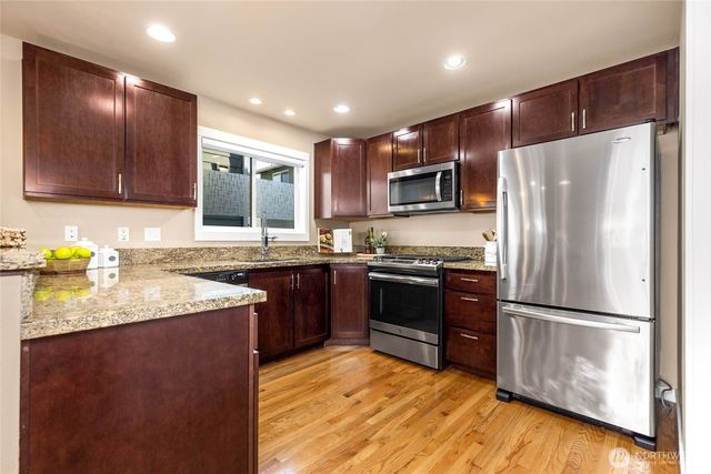 932 N 96th Street, Seattle, WA 98103