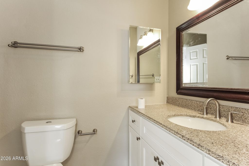Image 3 of property listing at 2839 W WAGONER Road, Phoenix, AZ 85053