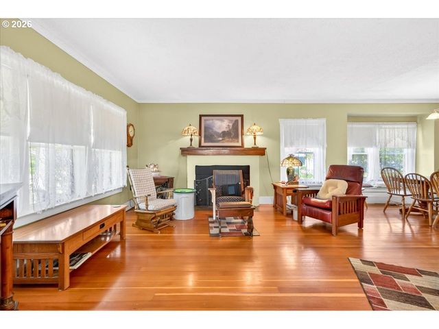 864 State Ave, Vernonia, OR 97064