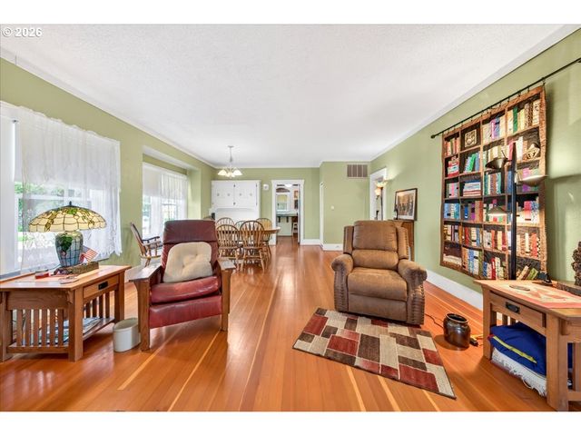 864 State Ave, Vernonia, OR 97064