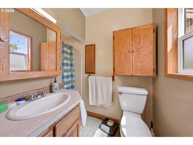 864 State Ave, Vernonia, OR 97064